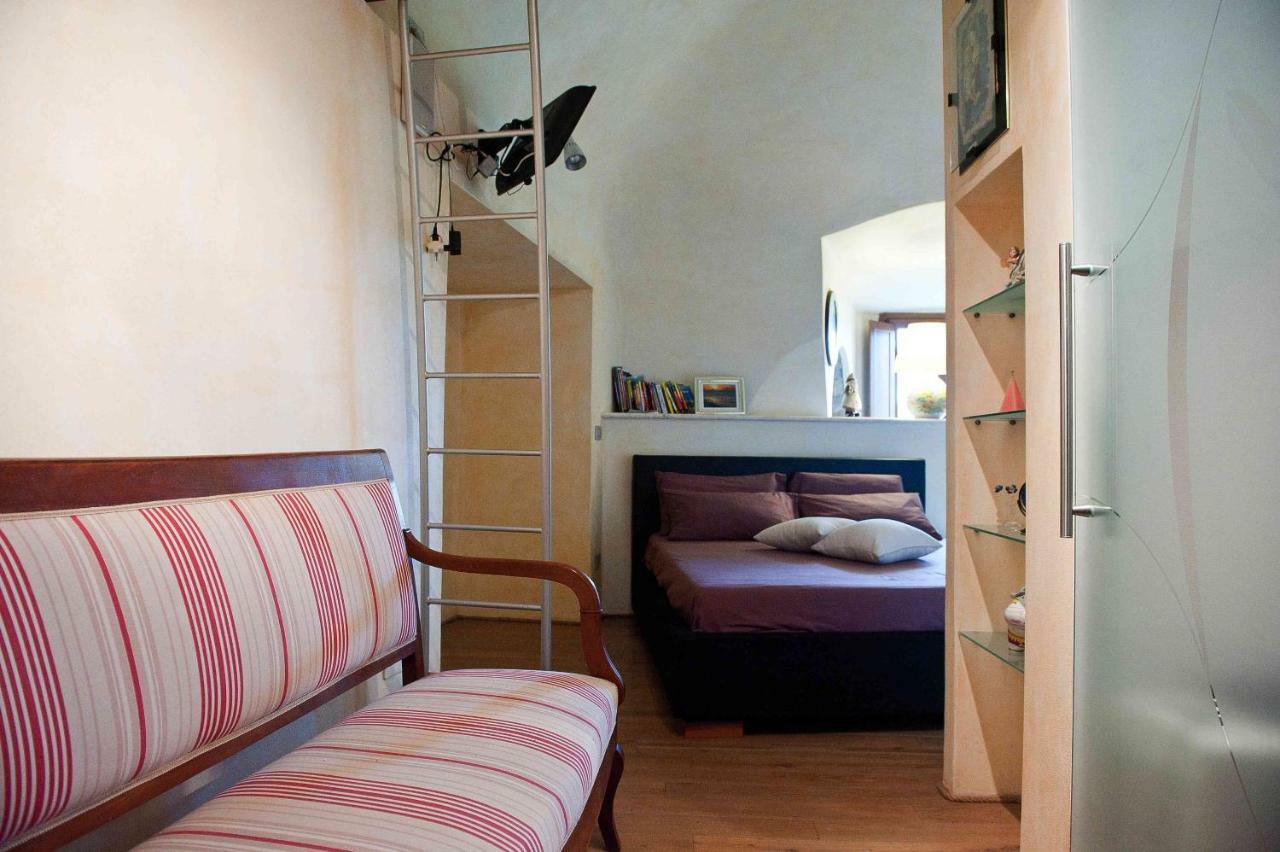 Cittadella 13 Romantic House Pitigliano Bagian luar foto
