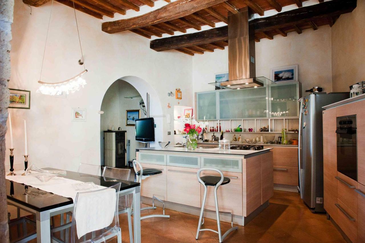 Cittadella 13 Romantic House Pitigliano Bagian luar foto